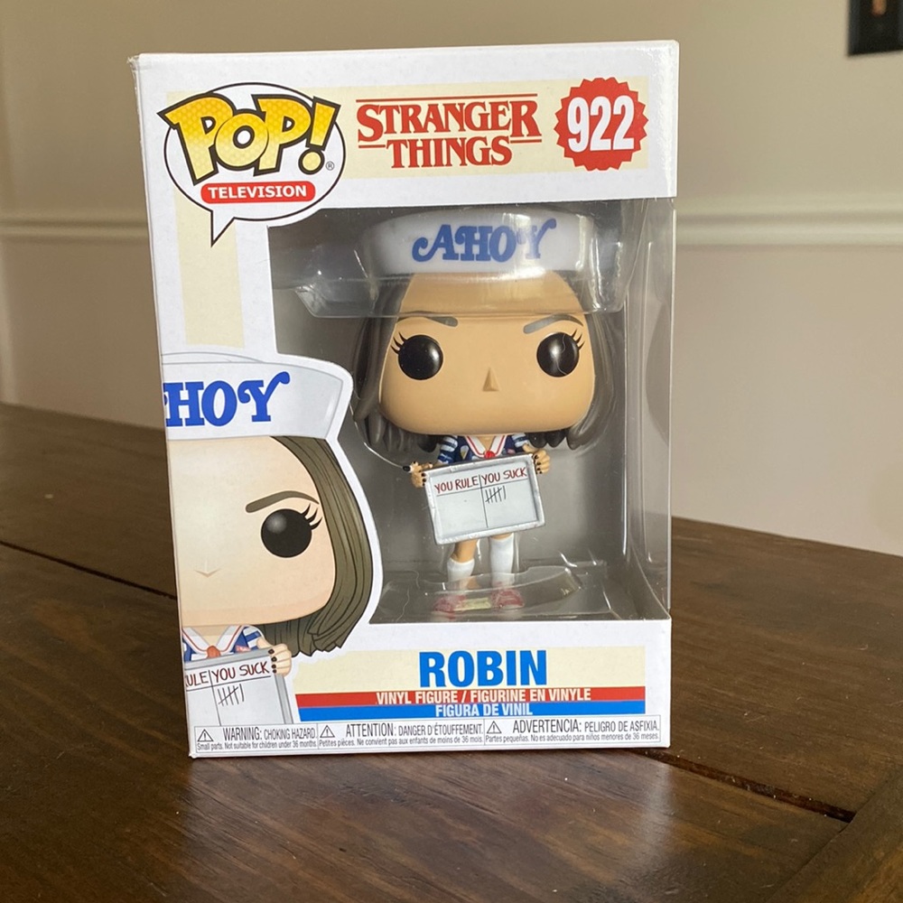 Stranger Things Robin Season 3 Funko Pop #922